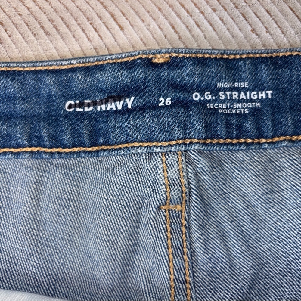Old Navy Women's Size 26 Denim Shorts O.G. Straight Blue Regular Distressed - Picture 3 of 16